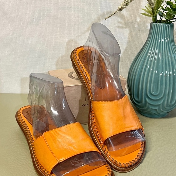 🛍️Orange leather NURTURE slide sandals size 6.5 - Picture 5 of 6
